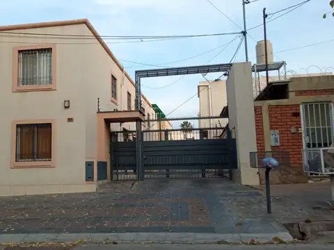 Casa en Alquiler al Este