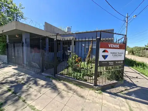 Venta Casa 4 Amb c/ Cochera en Terreno Propio