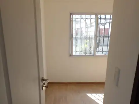 Depto Tipo Casa en Alquiler al Este