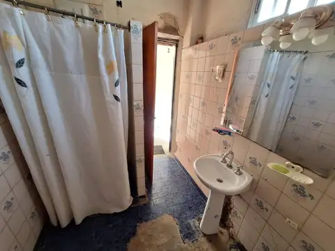 VENTA DE CASA EN PH DE DOS DORMITORIOS GRAN PATIO