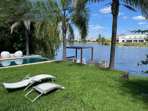 Casa 5 ambientes con 3 baños