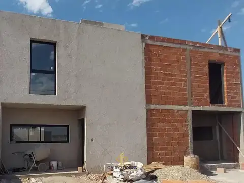 VENTA DUPLEX DOCTA CENTRAL 2 DORMITORIOS