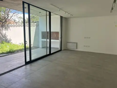 Depto Tipo Casa en Venta en Cerro De Las Rosas, USD 310.000