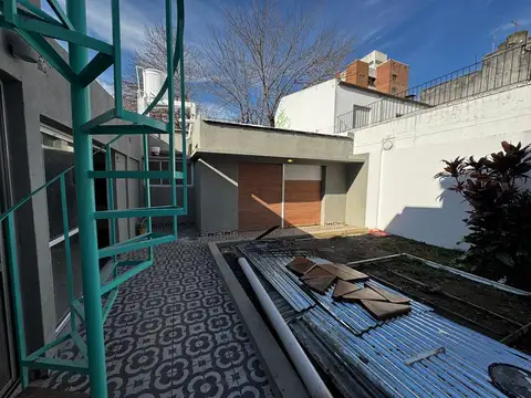 Depto Tipo Casa en Venta con 1 cocheras