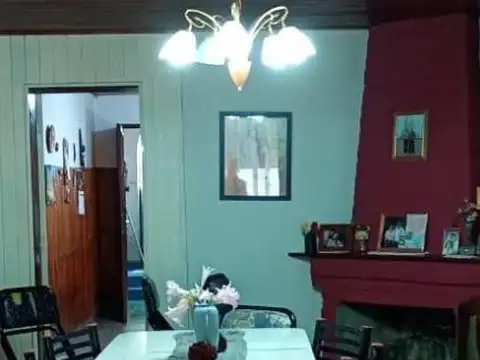 Casa 4 ambientes con 1 baño