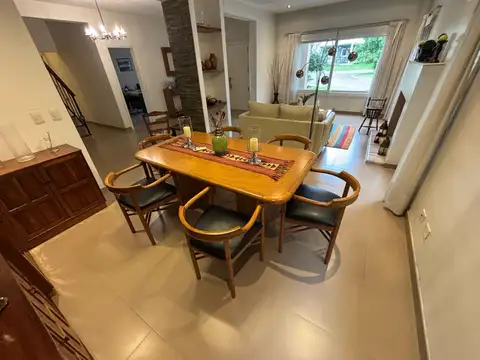 Casa en Venta con 4 cocheras