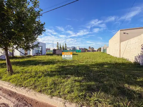 Lote en venta en barrio El Bosque - USD 62.000