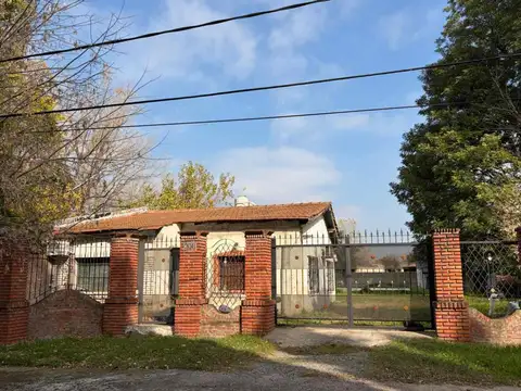 VENTA CASA 3 AMB Y PILETA SANTA MARIA II PILAR