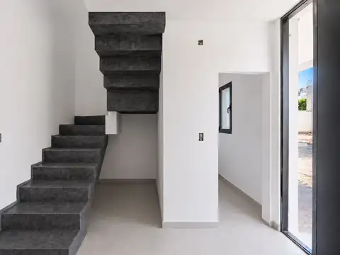 Casa 4 ambientes con 3 baños