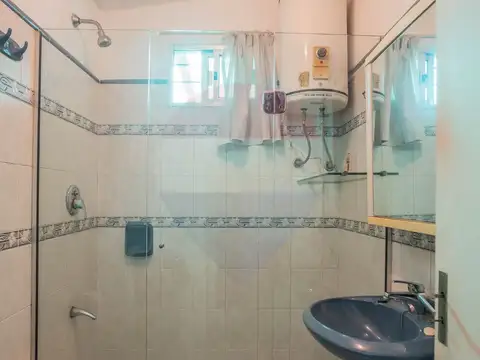 Venta casa 2 dorm o 3, 2 baños. Brazo Oriental