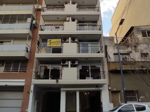 Excelente departamento 2 ambientes contrafrente con balcon.