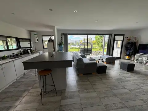 Casa 3 ambientes con 1 baño