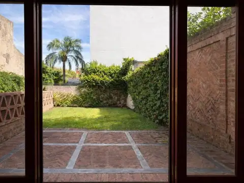 Casa de categoría 7 ambientes con jardín, playroom y cocheras | Las Lomas de Núñez