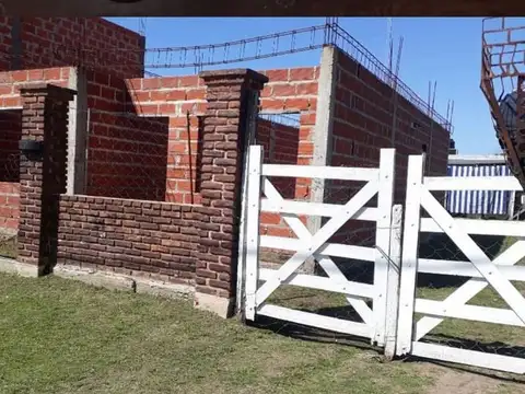 CASA EN VENTA EN EL PATO BERAZATEGUI 