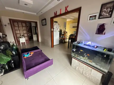 Depto Tipo Casa 6 ambientes con 2 baños