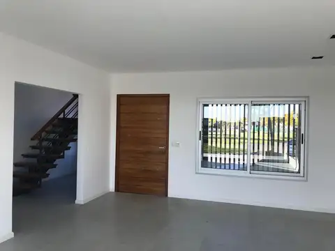 Casa en Alquiler en Puertos - Barrio Vistas, USD 2.000