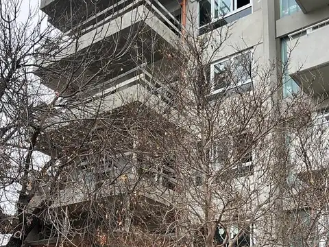 VILLA LURO. SAENZ VALIENTE 100. SEMI PISO 4 AMB. AL FRENTE CON BALCON