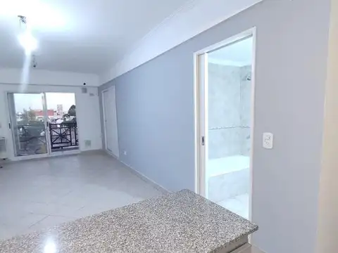 Departamento 1 ambiente con exc vista, balcón, parrilla.- Villa Pueyrredon