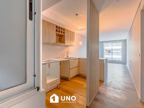 Mendoza y Maipu - Amplio Dpto de 1 Dormitorio. Cochera disponible.