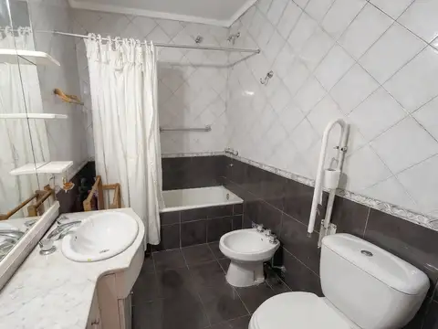 Depto Tipo Casa en Venta en Parque Avellaneda, USD 85.000