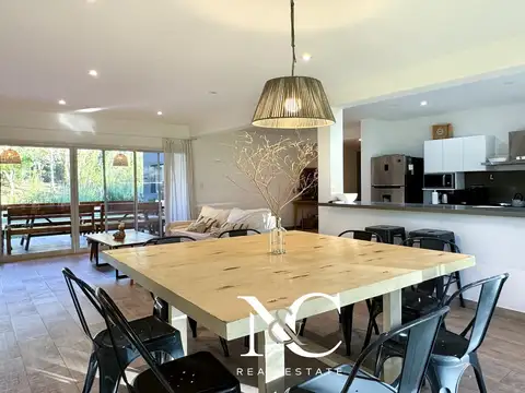 Casa 5 ambientes con 3 baños