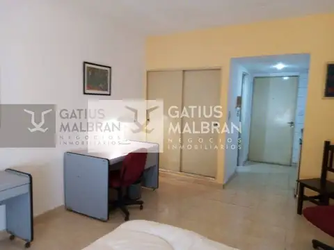 Av. Corrientes 1900, Piso 3