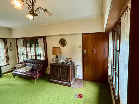 Casa 5 ambientes con 2 baños