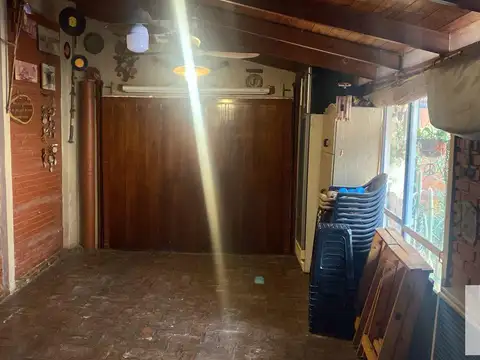 Casa 5 ambientes con 1 baño
