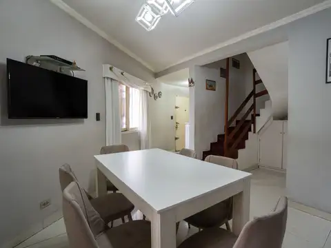 Depto Tipo Casa 5 ambientes con 1 baño