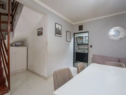 Depto Tipo Casa en Venta de 4 dormitorios