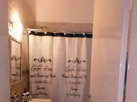 MUY LINDA CASA EN ZONA RESIDENCIAL DE BANFIELD