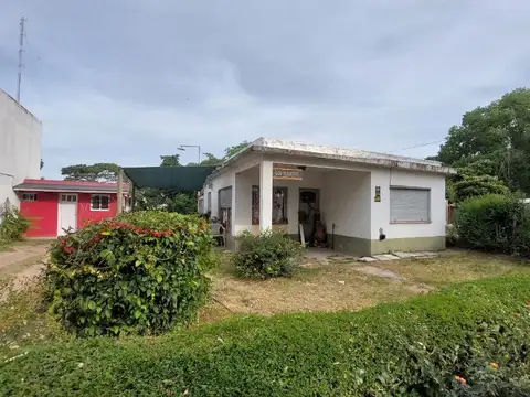 Casa - Venta - Villa Gesell - Dpto - Gas Natural - Zona Comercial
