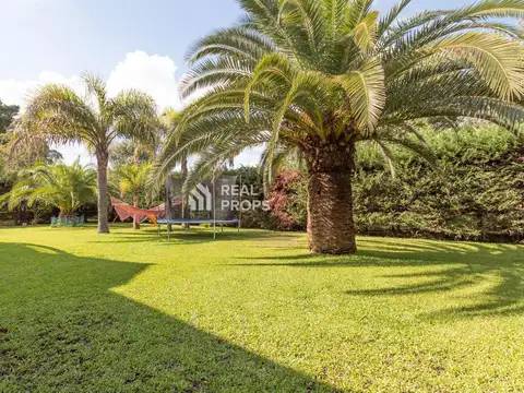 Casa en venta barrio cerrado privado Septiembre 7 ambientes Escobar