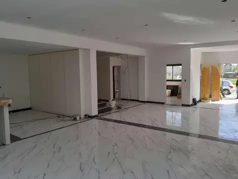 Casa en Venta en Villa Elisa, USD 350.000