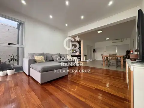 Casa tres dormitorios con pileta en Esperanza