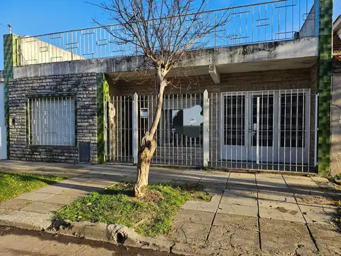 VENTA CASA 3 AMB- MORON-APTA CREDITO