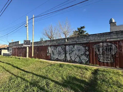 Venta.  13 coheras. calle 3 y 422 . Villa Elisa