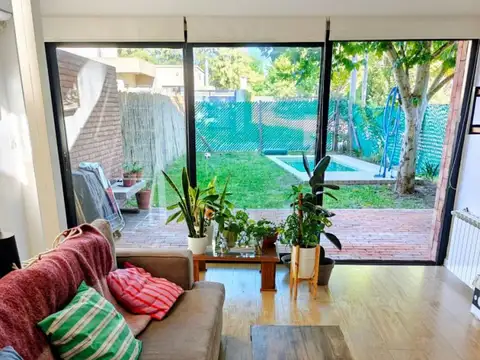 Casa 3 ambientes con 2 baños