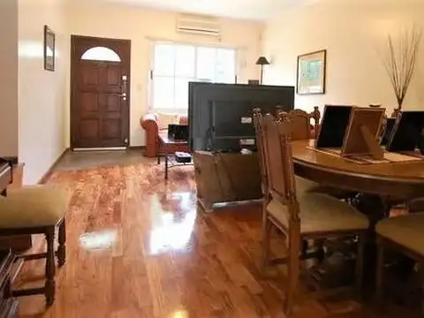 Depto Tipo Casa en Venta de 5 ambientes