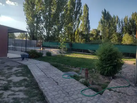 CASA 2 DORMITORIO con PILETA Y QUINCHO. Uspallata