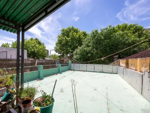 Casa 6 ambientes en Lote Propio de 7,80 x 24 con Patio, Terraza, Quincho y Cochera