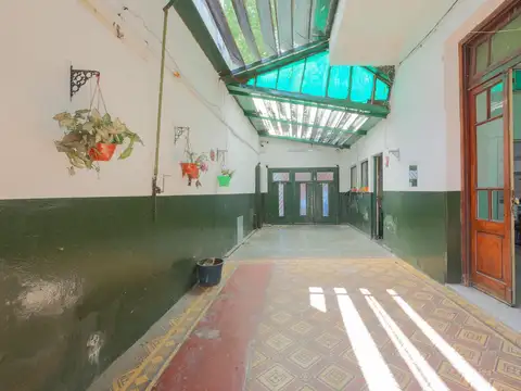 Casa 6 ambientes en Lote Propio de 7,80 x 24 con Patio, Terraza, Quincho y Cochera