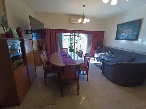 Depto Tipo Casa en Venta 40 años