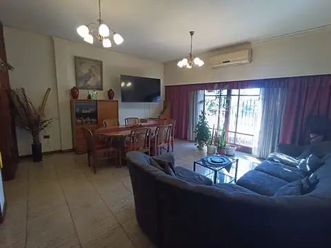 ¡APTO CRÉDITO en Villa Domínico! Casa de Espacios Amplios, Patio y Excelente Conectividad