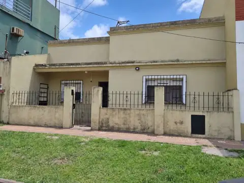 VENTA CASA 3 AMB. FONDO LIBRE SOLANO-APTO CREDITO