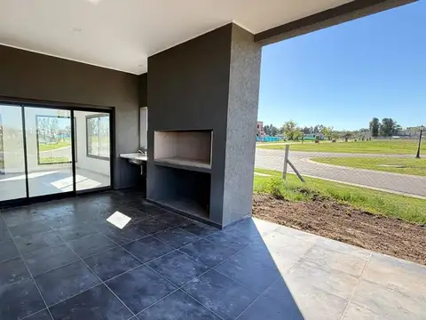 Casa en Venta en Pilar del Este - San Ramón, USD 155.000