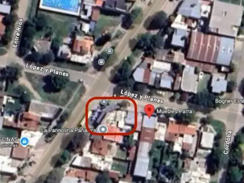 Local Comercial en esquina sobre Avenida Lujan
