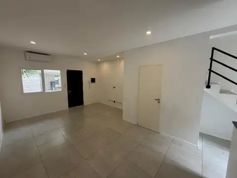 Depto Tipo Casa en Venta de 4 ambientes
