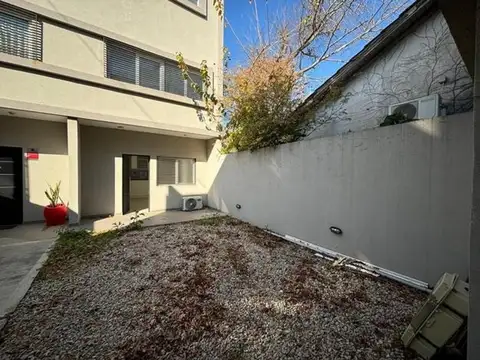 Depto Tipo Casa en Venta con 1 cocheras