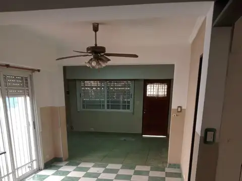 Depto Tipo Casa en Venta 40 años